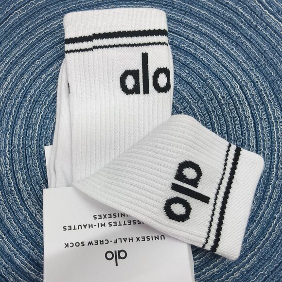 NWT ALO Yoga Socks 2 Pairs - Picture 3 of 4